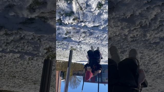 Счастье когда есть новые качели , возле дома , с видом на ферму … смотреть онлайн