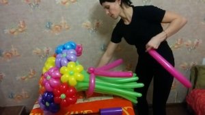 Как сделать бант из шара,бант к букету из шаров/the bow ball
