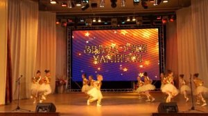 Танец "Солнечные зайчики"