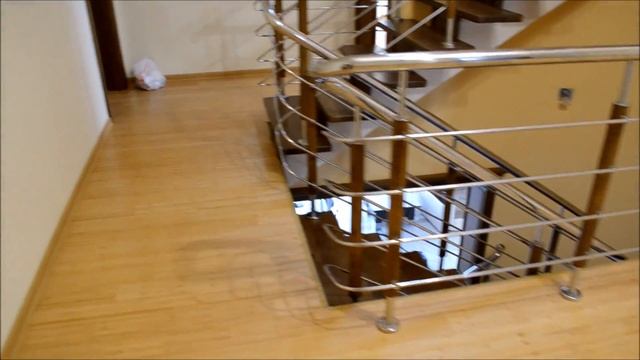 Лестница на металлокаркасе из дерева. смотреть онлайн