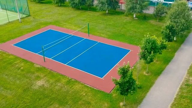 Новое покрытие на волейбольной площадки в Хлюпино смотреть онлайн