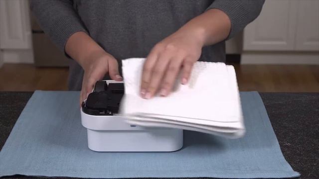 iRobot - Braava jet 240 - Údržba robota (EN) смотреть онлайн