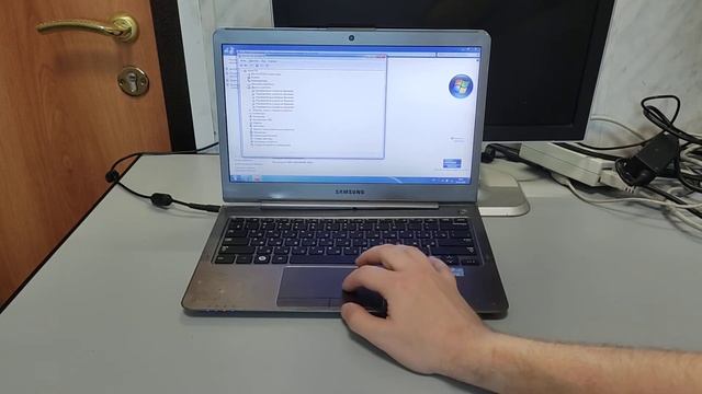 Ноутбук Samsung NP530U3B
