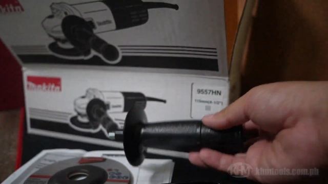 Makita 9557HN Angle Grinder Quick Unboxing смотреть онлайн