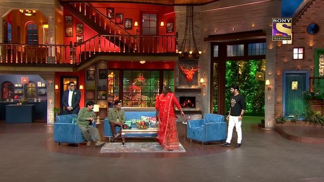 The Kapil Sharma Show | Sapna Bani Mukesh Ji Ki 'Garam Patni' | Best Moments смотреть онлайн
