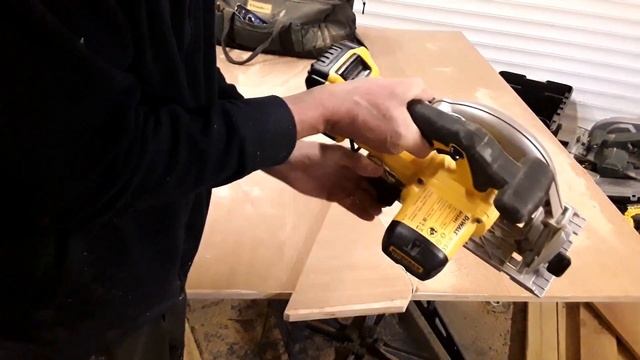 DeWalt DCS391N Circular saw смотреть онлайн