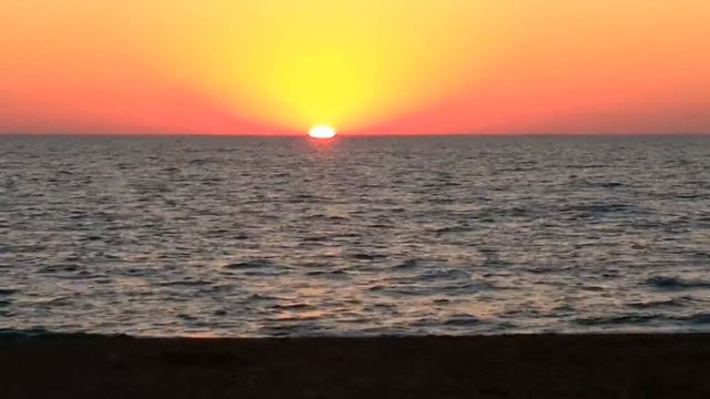 Красивый закат на море. смотреть онлайн