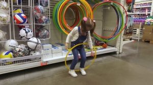 Ева и мама показывают как не надо себя вести детям