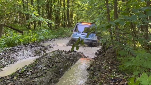 Patrol, УАЗЫ и НИВА кто выйдет из леса своим ходом смотреть онлайн