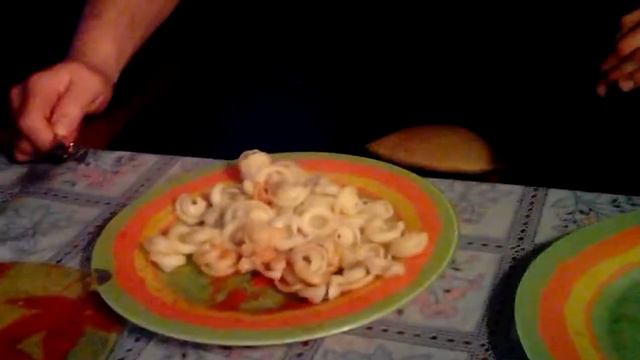 Кот ворует макароны смотреть онлайн