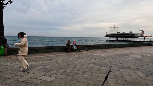 ▶️ Крым 2024/Рыбалка на море.Прогулка по набережной / Пушкинский бульвар/ Погода +12 / Ялта 2 Марта смотреть онлайн