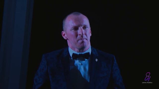 James Hadley Spotlight Cabaret смотреть онлайн