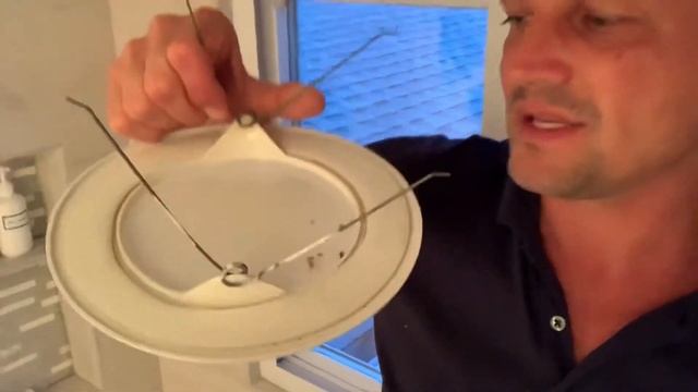 How to Remove and Clean Your Can Light Cover Plate смотреть онлайн