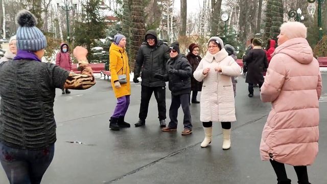 ПОД ЭТОТ ХИТ ТАНЦУЮТ ВСЕ!???/ТАНЦЫ В ПАРКЕ ГОРЬКОГО ХАРЬКОВ ЯНВАРЬ 2022 смотреть онлайн