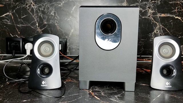 Logitech Z-313 смотреть онлайн