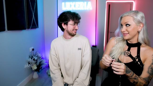 23 Minutes of HINGED Trans TikTok Reactions with Jamie Raines смотреть онлайн