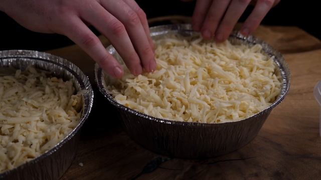 Готовим Макароны с Сыром из Дорогих и Дешевых продуктов!1! (МАЯК VS Азбука Вкуса) смотреть онлайн
