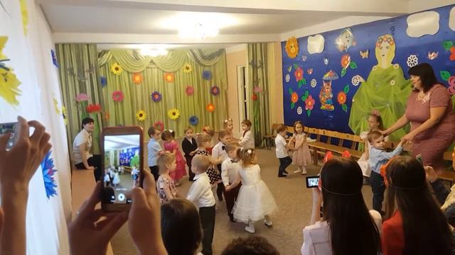 Садик 27 . 8 марта смотреть онлайн