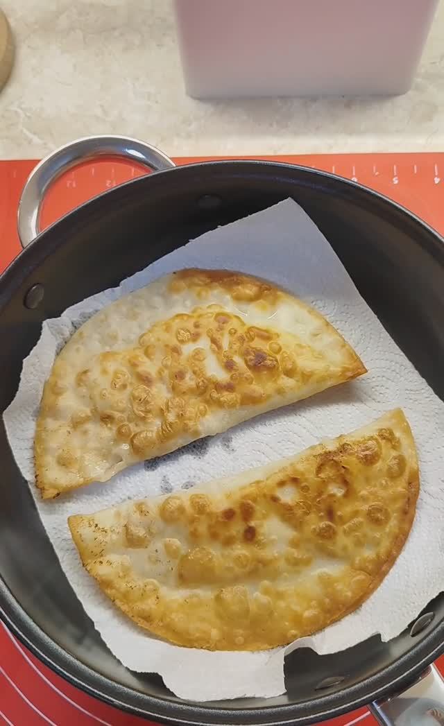 Чебуреки на скорую руку ? Быстро просто и очень вкусно ??