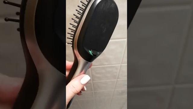 Видео для отзыва на Айрек. Щетка для волос Braun Satin Hair с функцией ионизации смотреть онлайн