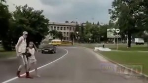 Дети на дороге Как надо и как не надо переходить дорогу