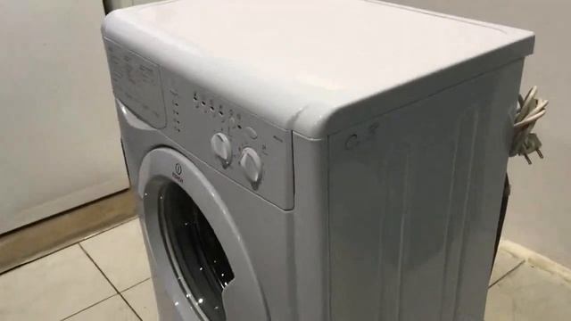 Стиральная машина Indesit WISL103 смотреть онлайн