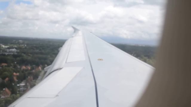 Landeanflug mit Durchstarten Hamburg - Landing approach with go-around Hamburg смотреть онлайн