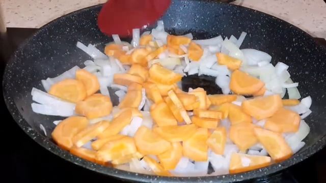 ГОВЯЖИЙ ЯЗЫК С ОВОЩАМИ В СОЕВОМ СОУСЕ! ОЧЕНЬ ВКУСНО! смотреть онлайн