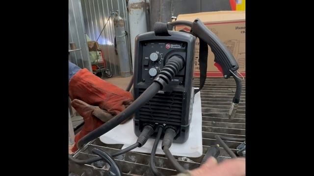 Полуавтомат + ручная дуговая сварка. Multi Pro 1700 смотреть онлайн