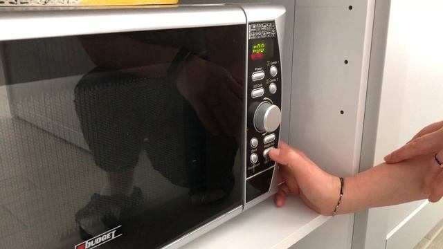 Instructiuni de folosire a cuptorului cu microunde смотреть онлайн