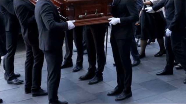 Побледнеете от увиденного! Первые кадры с похорон Николая Добронравова смотреть онлайн