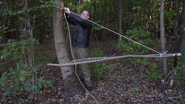 Лежанка на дереве. Лесной шезлонг. A bed on a tree. Forest lounger. смотреть онлайн
