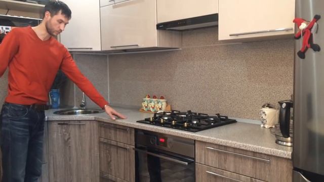 Угловая кухня с выступом в углу — Кухни на заказ смотреть онлайн