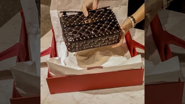 Unboxing Valentino Garavani Rockstud Croco Bag смотреть онлайн