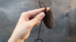 Эластичное закрытие петель на лицевой глади иглой