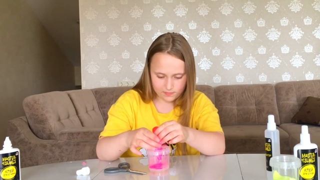 Валя делает слаймы / Распаковка набора для изготовления слаймов MASTER of SLIMES смотреть онлайн