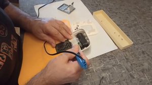 Тонометр- нет цифры на дисплее-ремонт за 5 минут.