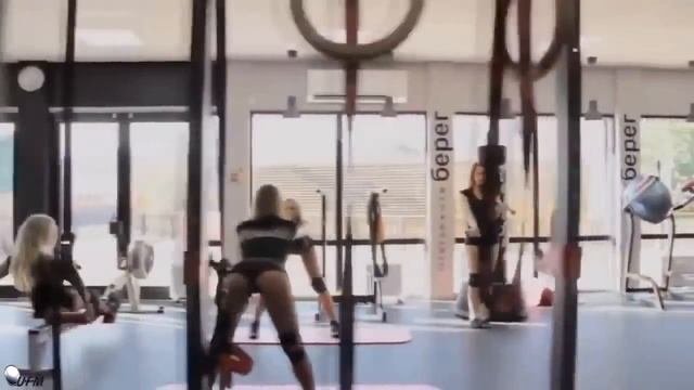 Подборка Тренировок Красивых Девушек\Selection Of Training Beautiful Girls - 2016 смотреть онлайн