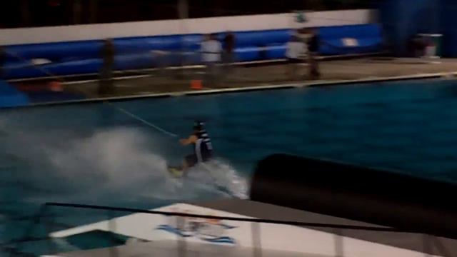 Red Bull Wake of Fame, Wakeboarding and Wakeskating at The Swimming Hall of Fame смотреть онлайн