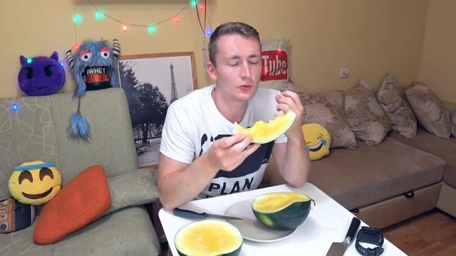 ЖЕЛТЫЙ АРБУЗ БЕЗ КОСТОЧЕК. И ТАКОЙ ЕСТЬ?! АНБОКСИНГ АРБУЗОВ ?? смотреть онлайн