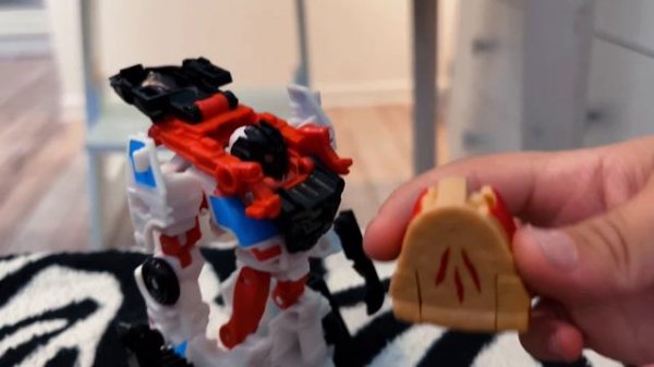 Трансформер Рэтчет / Autobot Ratchet