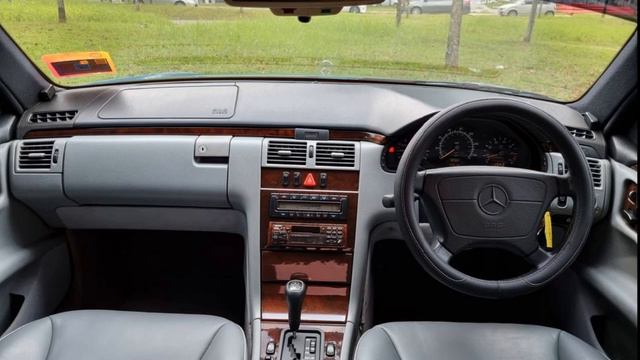 1995 Mercedes Benz E230 W210 смотреть онлайн