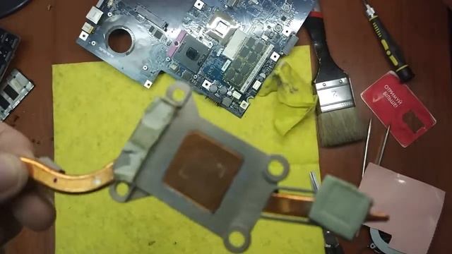 Разборка ноутбука Acer Emachine E520 (Чистка)