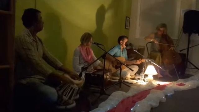 Om Asatoma Sad Gamaya смотреть онлайн