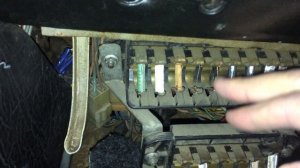 Предохранители на Ваз классика. Если плохой контакт, плавятся, выскакивают...