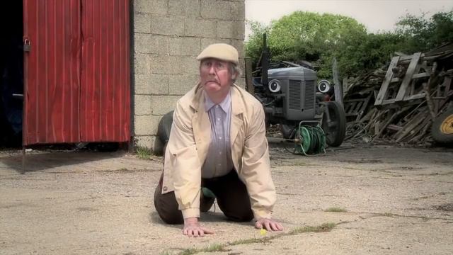 Friday | A Week With Fergie | Little Grey Fergie | Gråtass смотреть онлайн