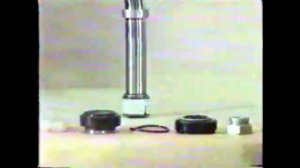 Обучающее видео разборка и сборка передней стойки Москвич 2141