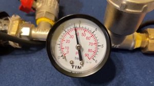 Где должен стоять расширительный бак в системе отопления