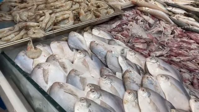 OAE. Ajman. Fish market. Рыбный рынок в Эмирате Аджман. смотреть онлайн