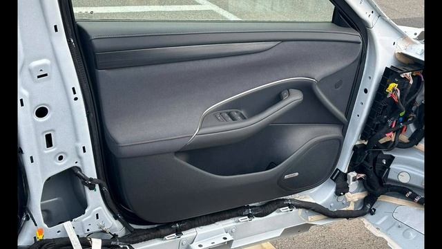 Xiaomi electric sedan revealed in spy photos смотреть онлайн
